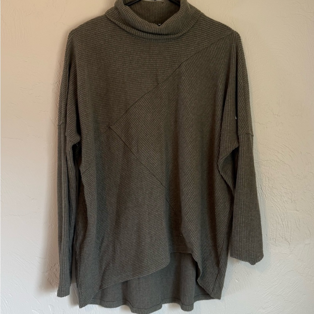 Bordeaux Olive Ribbed Turtleneck Sweater